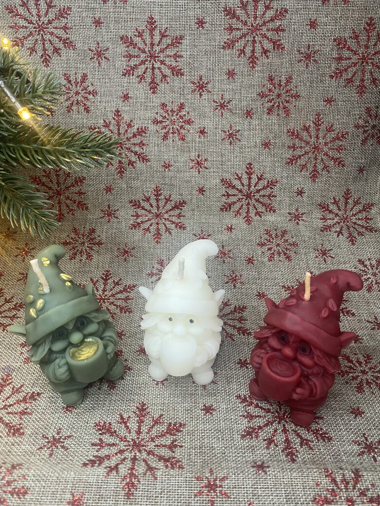 RŪĶĪTIS AR KRŪZI Bišu vaska svece