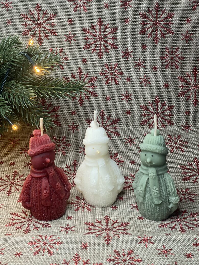 SNIEGAVĪRS DŽEMPERĪ Bišu vaska svece