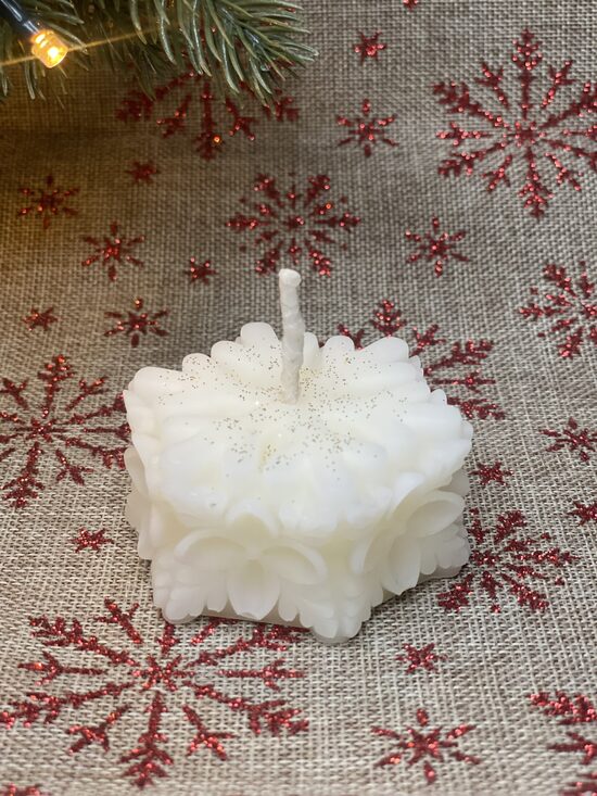 SNIEGPĀRSLA Bišu vaska svece